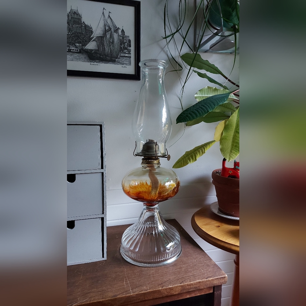 Large antique oil lamp.Eagle MFG Co.